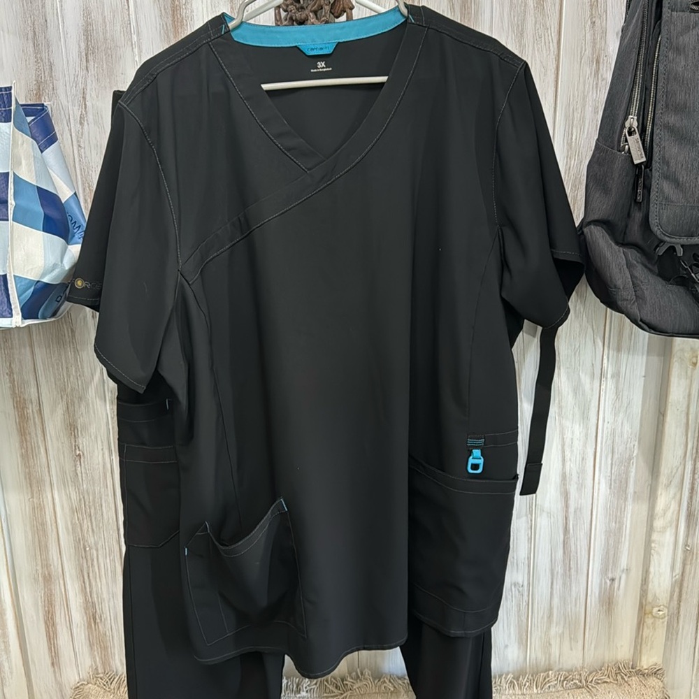 Carhartt scrub top and bottom